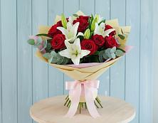 Букет цветов из:  Лилии и Розы #REPLACE_PRED# Дальнегорске