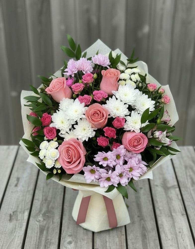 Букет цветов из: Альстромерии, Гвоздики, Розы и Хризантемы в Дальнегорске