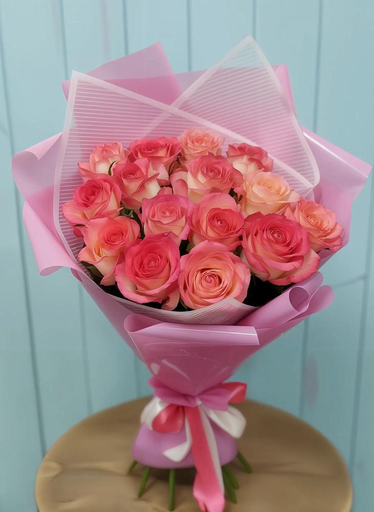 Букет 15 Розовых роз Равель в Дальнегорске