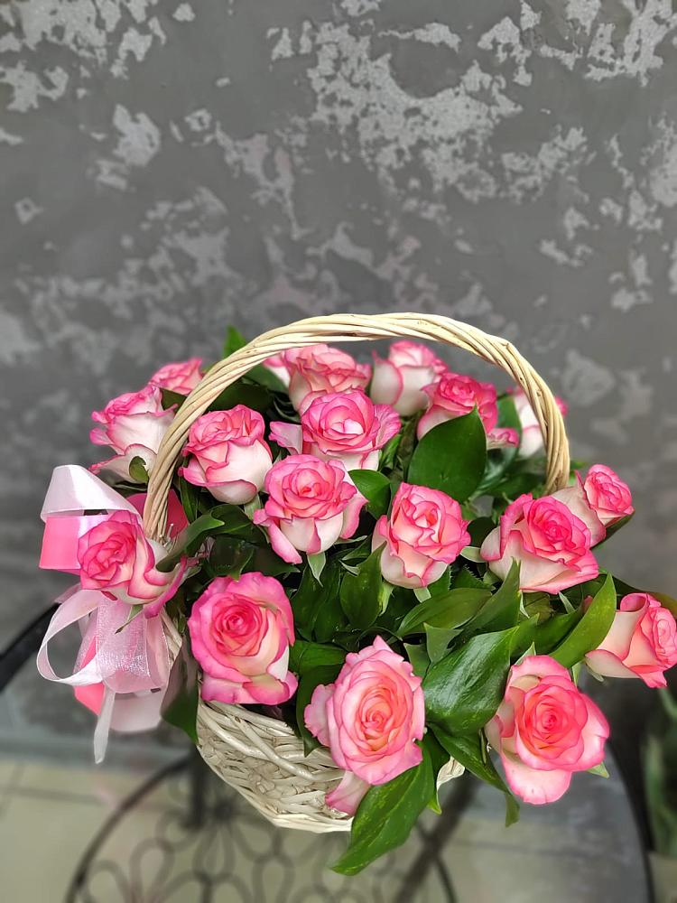 Цветочная композиция из Розы в корзине в Дальнегорске