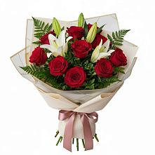 Букет цветов из:  Лилии и Розы в Дальнегорске