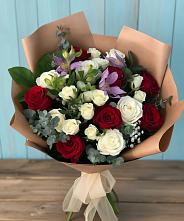 Букет цветов из:  Розы и Альстромерии в Дальнегорске