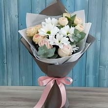 Букет цветов из:  Хризантемы и Розы в Дальнегорске