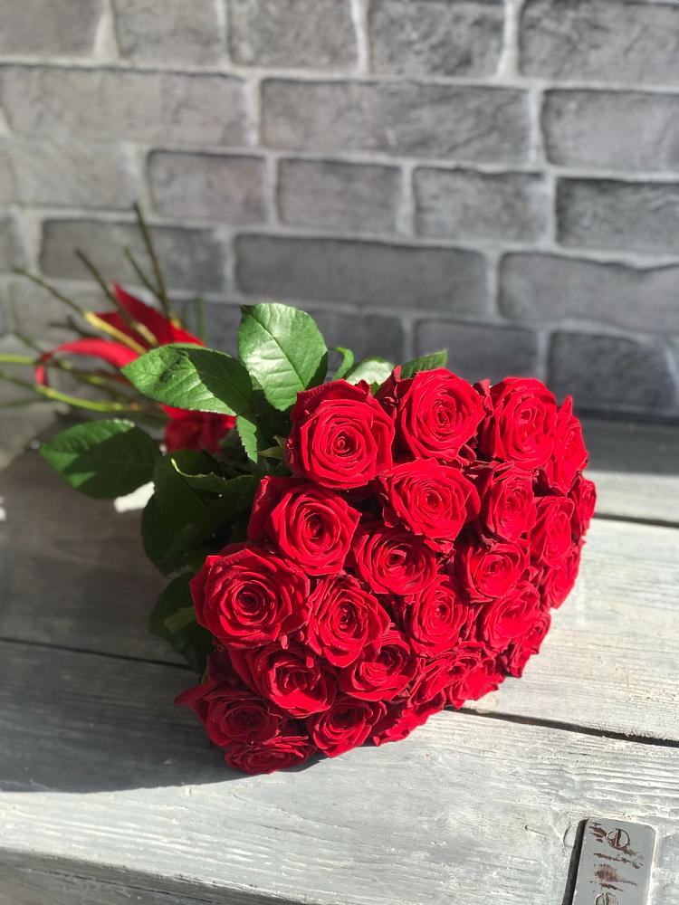 Букет Красные розы Фридом в Дальнегорске