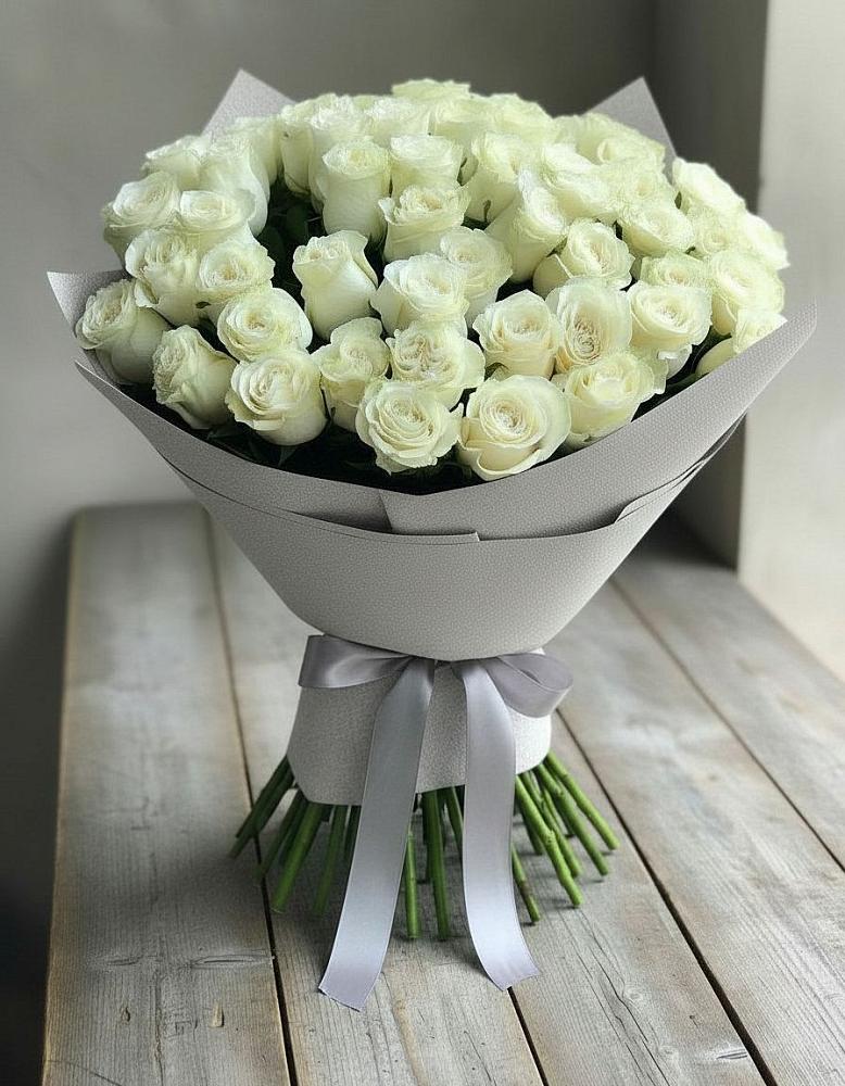 Букет 35 Белых роз в Дальнегорске