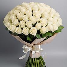 Букет 101 беля роза Белоснежка в Дальнегорске