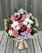 Букет цветов из:  Альстромерии, Гвоздики, Розы и Хризантемы в Дальнегорске