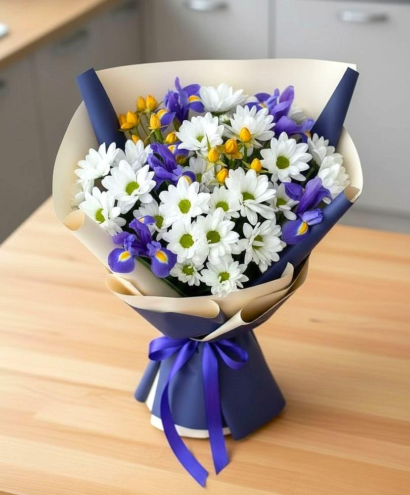 Букет цветов из: Розы, Ирисы и Хризантемы в Дальнегорске