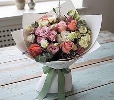 Букет цветов из:  Розы, Лизиантусы и Гвоздики в Дальнегорске