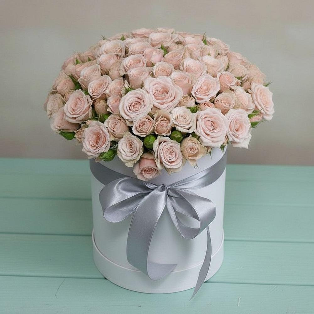 Цветочная композиция из Розы в шляпной коробке в Дальнегорске